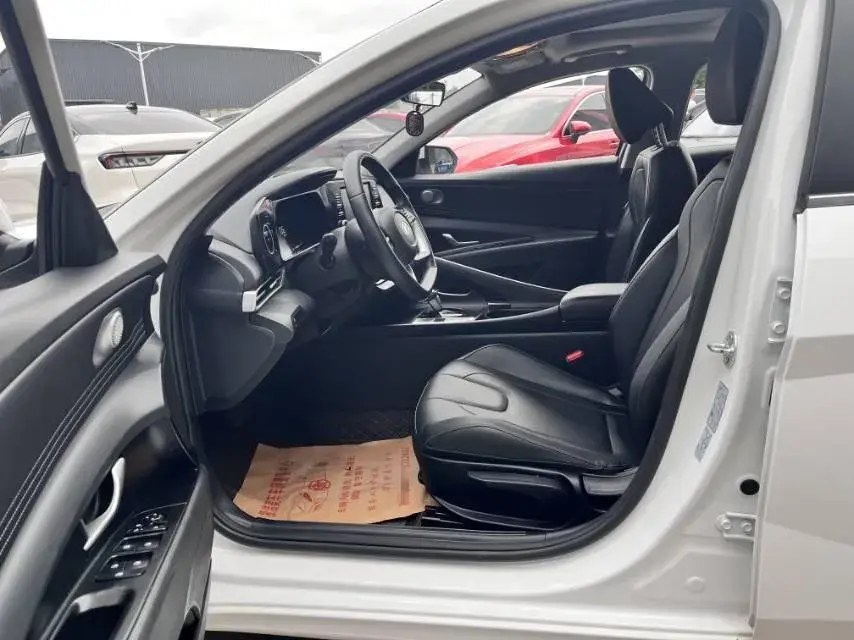 2022 HYUNDAI ELANTRA thumbnail 4