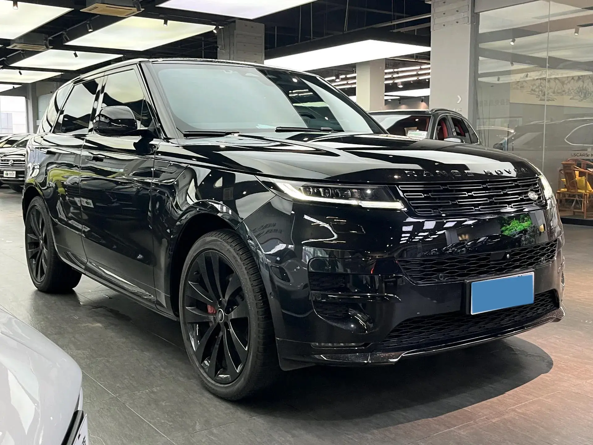 2023 LAND ROVER thumbnail 3