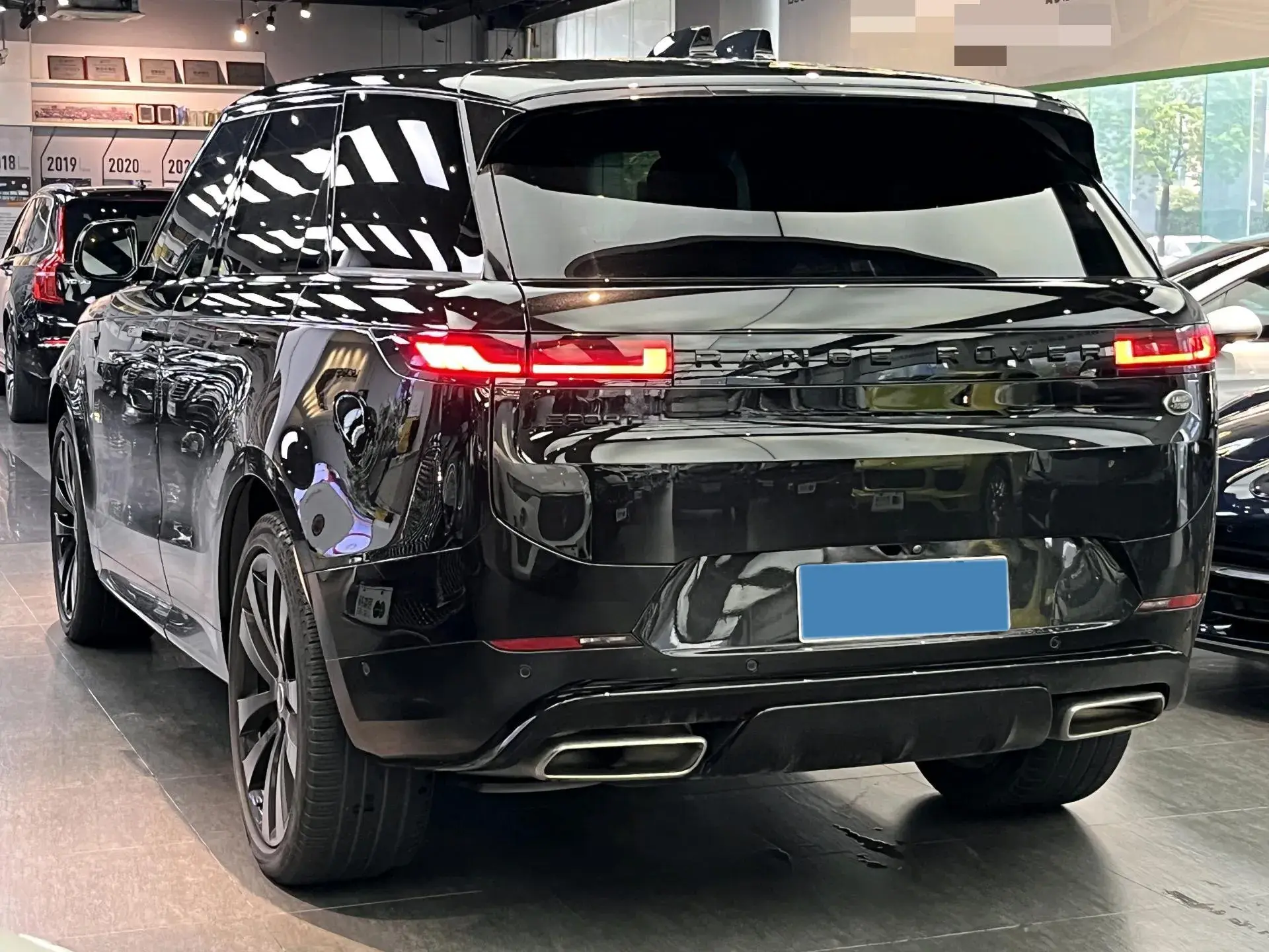 2023 LAND ROVER thumbnail 2