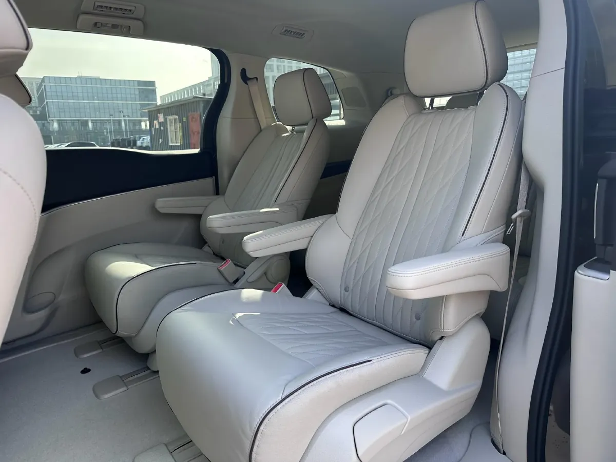 2022 Buick GL8 2.0T 237HP L4 9AT,autocango,china used car exporter,china ev exporter,chinese used car exporter,chinese used ev exporter