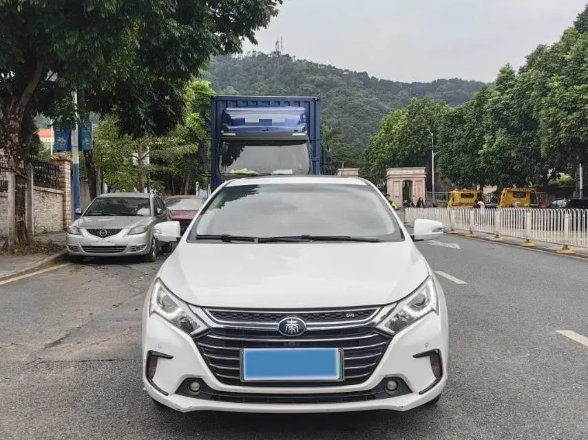 2017 BYD QIN thumbnail 2