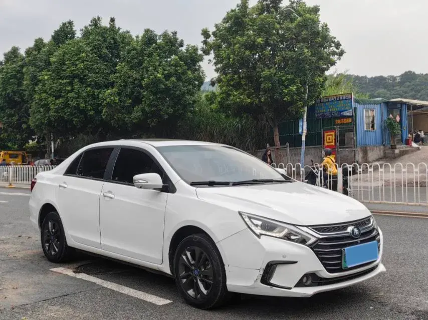 2017 BYD QIN thumbnail 3