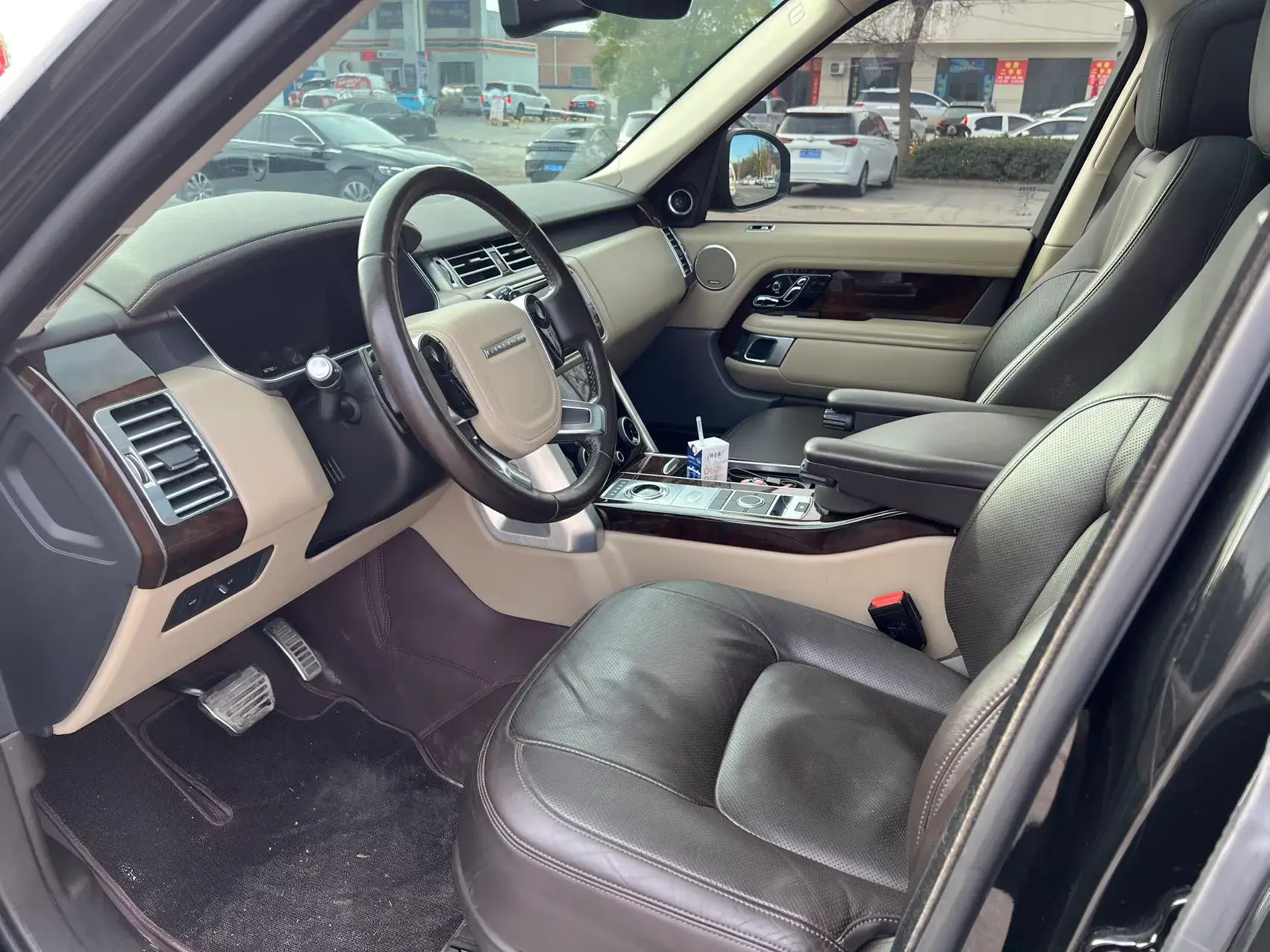 2021 LAND ROVER thumbnail 4