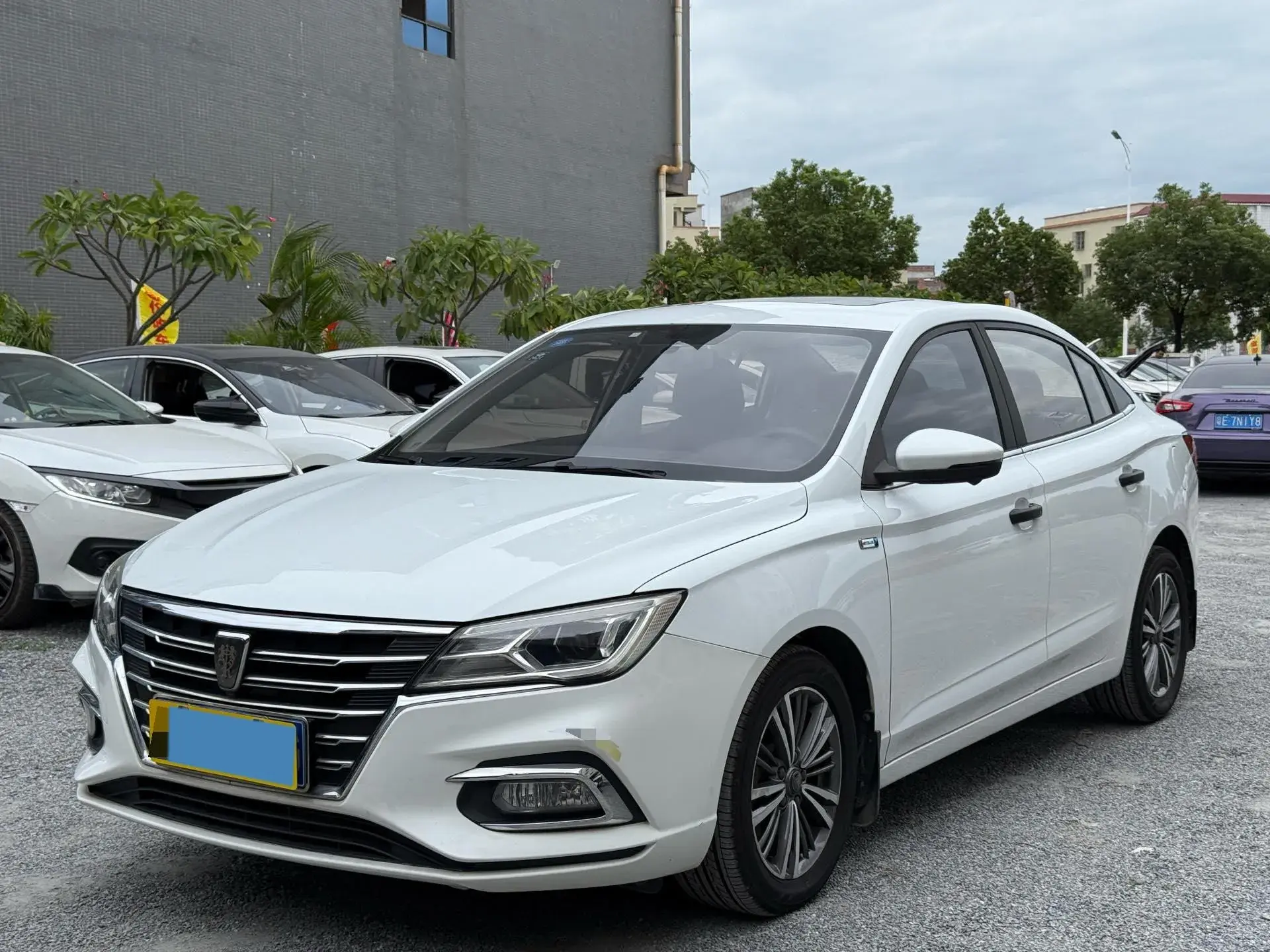 2019 ROEWE I5 view 1