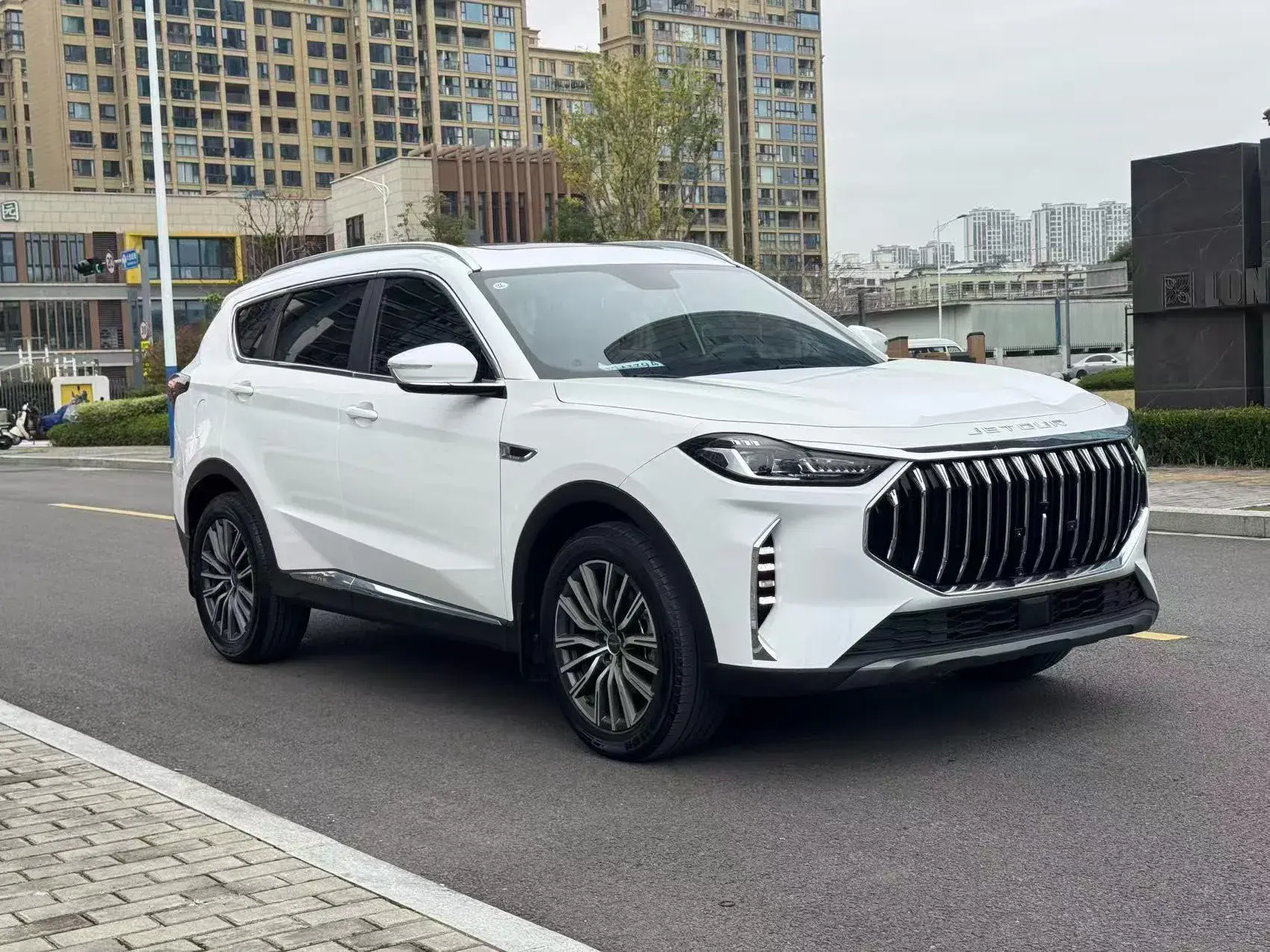 2023 JETOUR X70 thumbnail 3