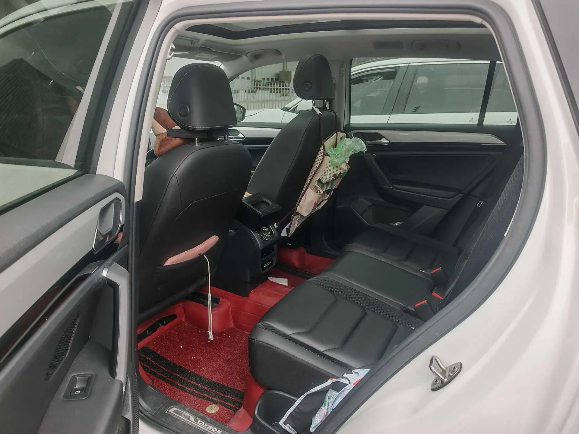 2019 VOLKSWAGEN TAYRON thumbnail 3