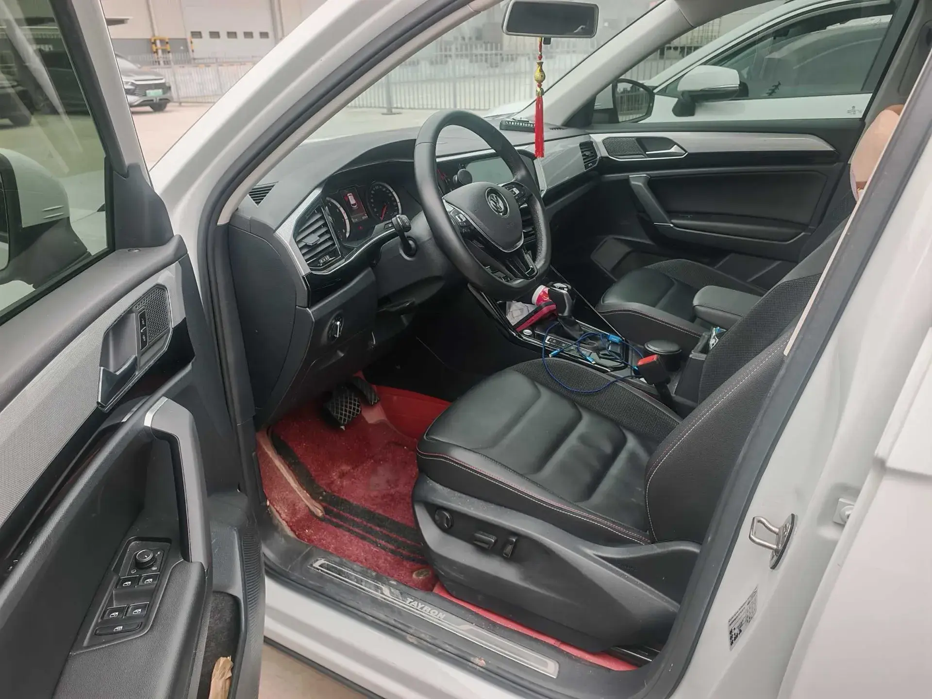 2019 VOLKSWAGEN TAYRON thumbnail 2