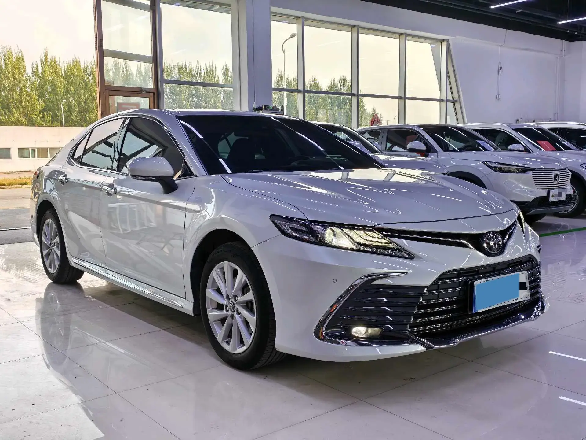 2023 TOYOTA CAMRY thumbnail 3