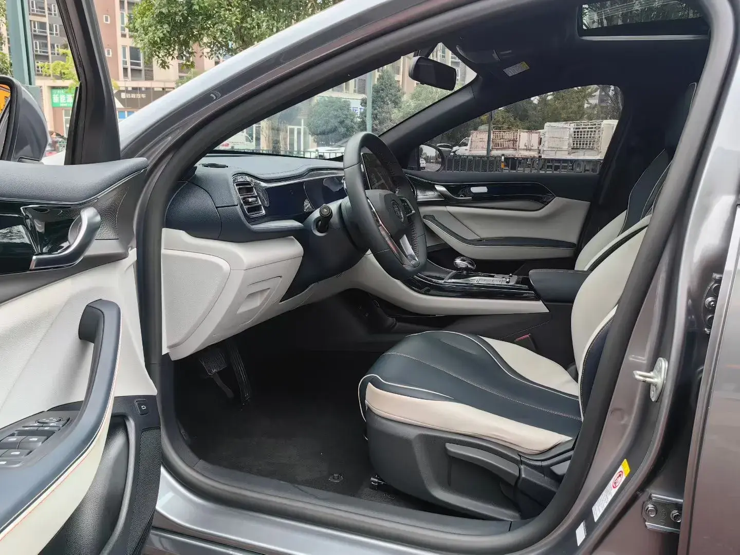 2021 BYD QIN thumbnail 4