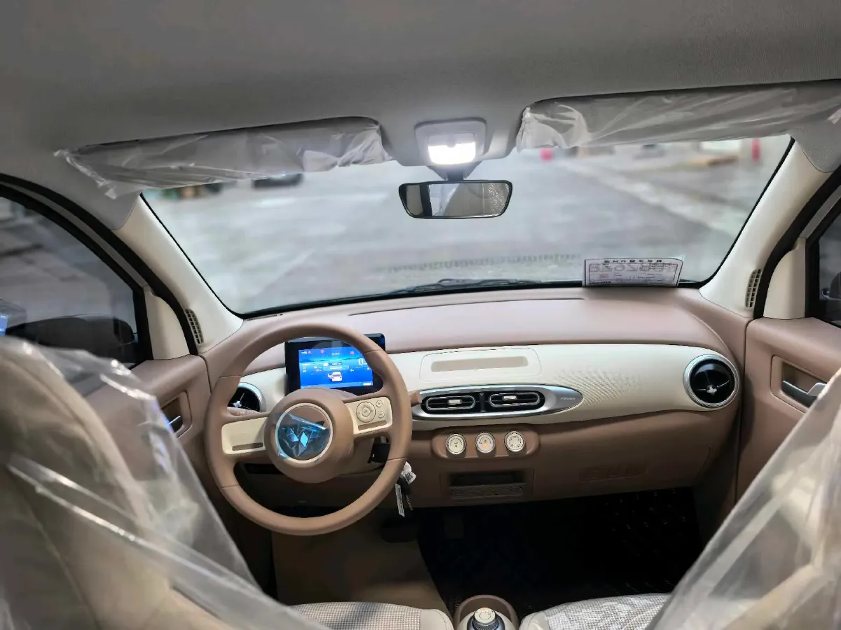 2025 WuLing HongGuang MINI EV BEV 16.2KWH,autocango,china used car exporter,china ev exporter,chinese used car exporter,chinese used ev exporter