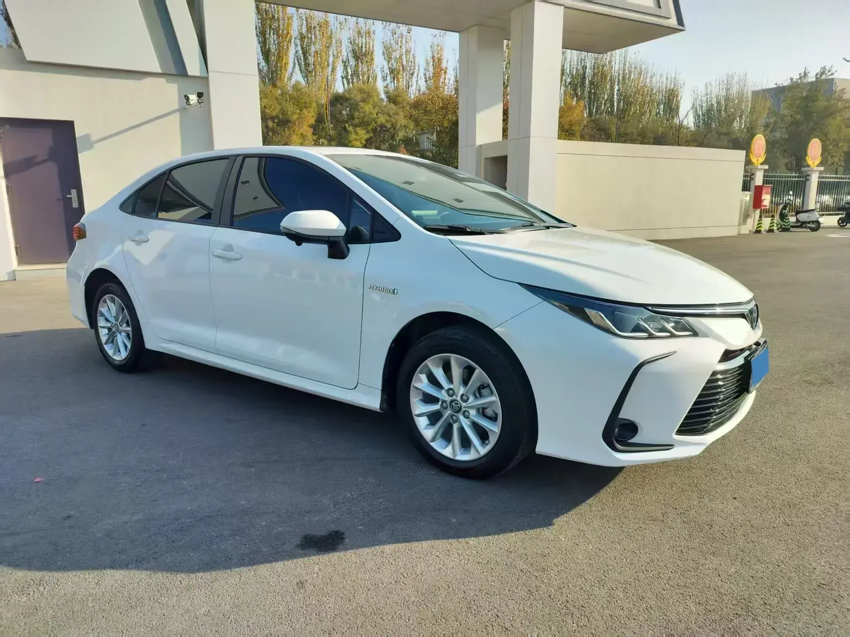 2022 TOYOTA COROLLA thumbnail 2