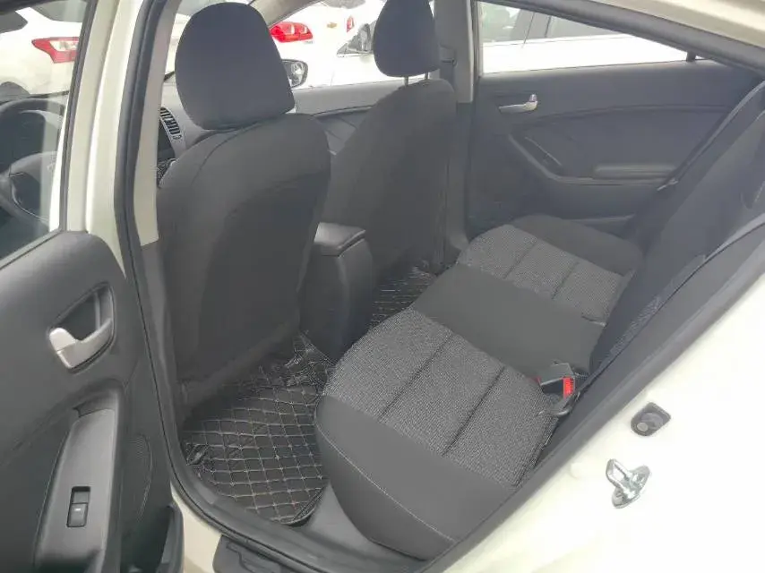 2017 KIA K3 thumbnail 4