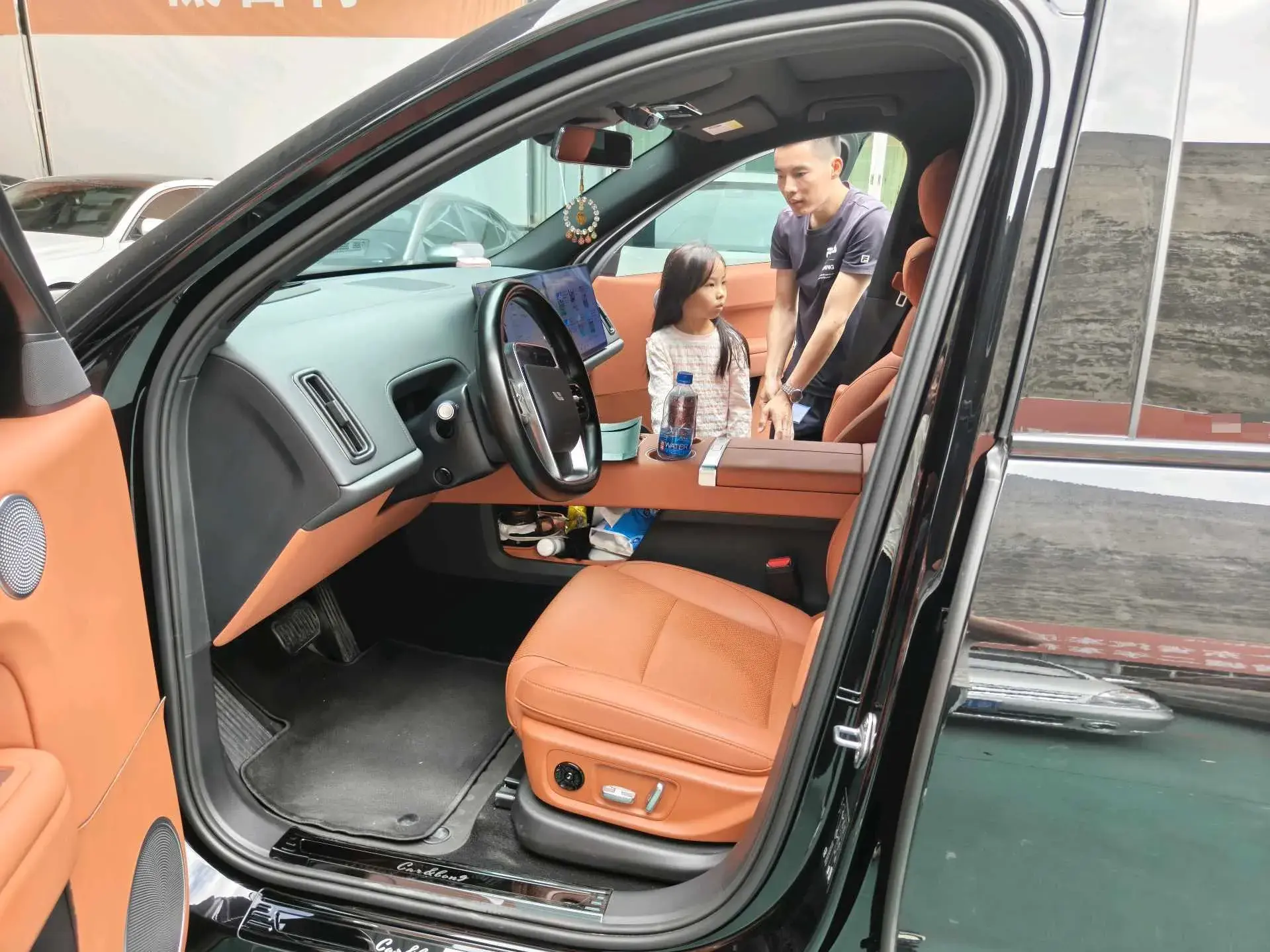 2024 LI L6 thumbnail 2