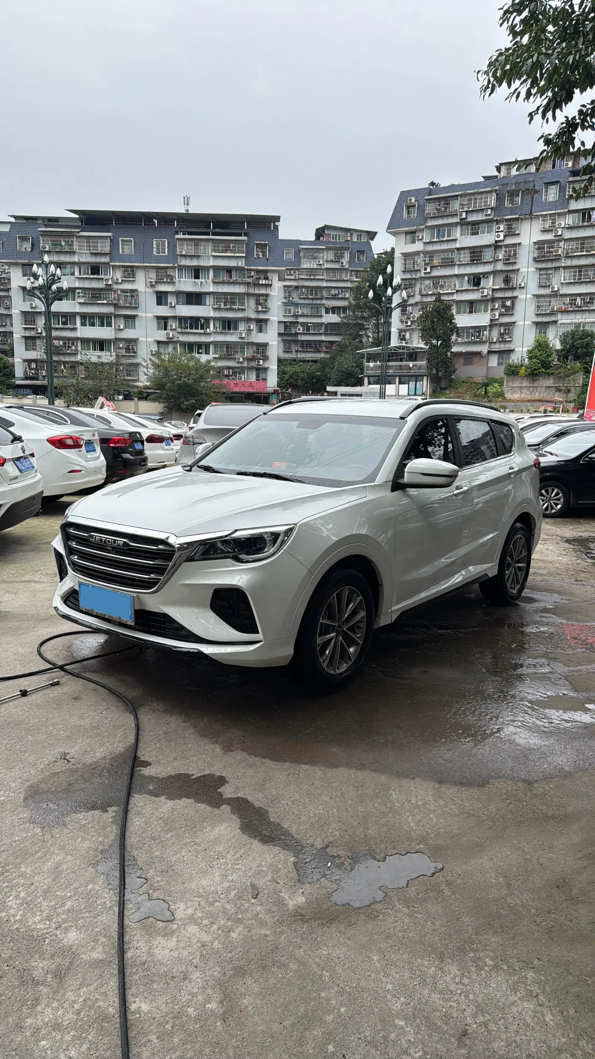 2022 JETOUR X70 view 1