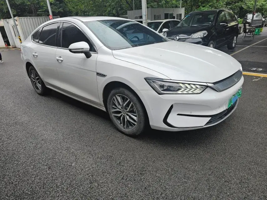 2023 BYD QIN thumbnail 4