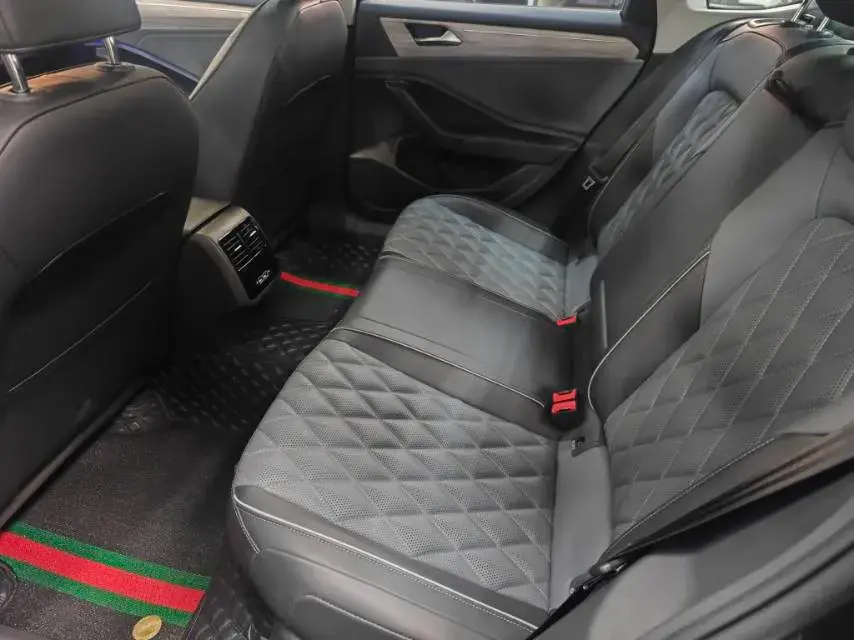 2023 VOLKSWAGEN SAGITAR thumbnail 3