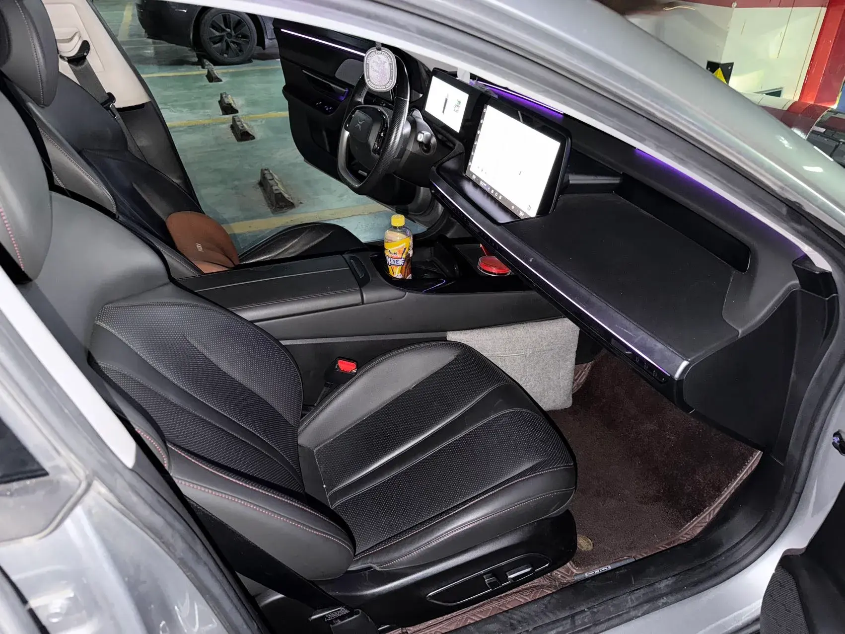 2022 XPENG P7 thumbnail 4