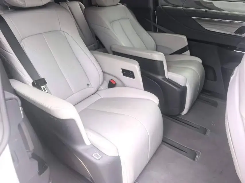 2025 BUICK GL8 thumbnail 4