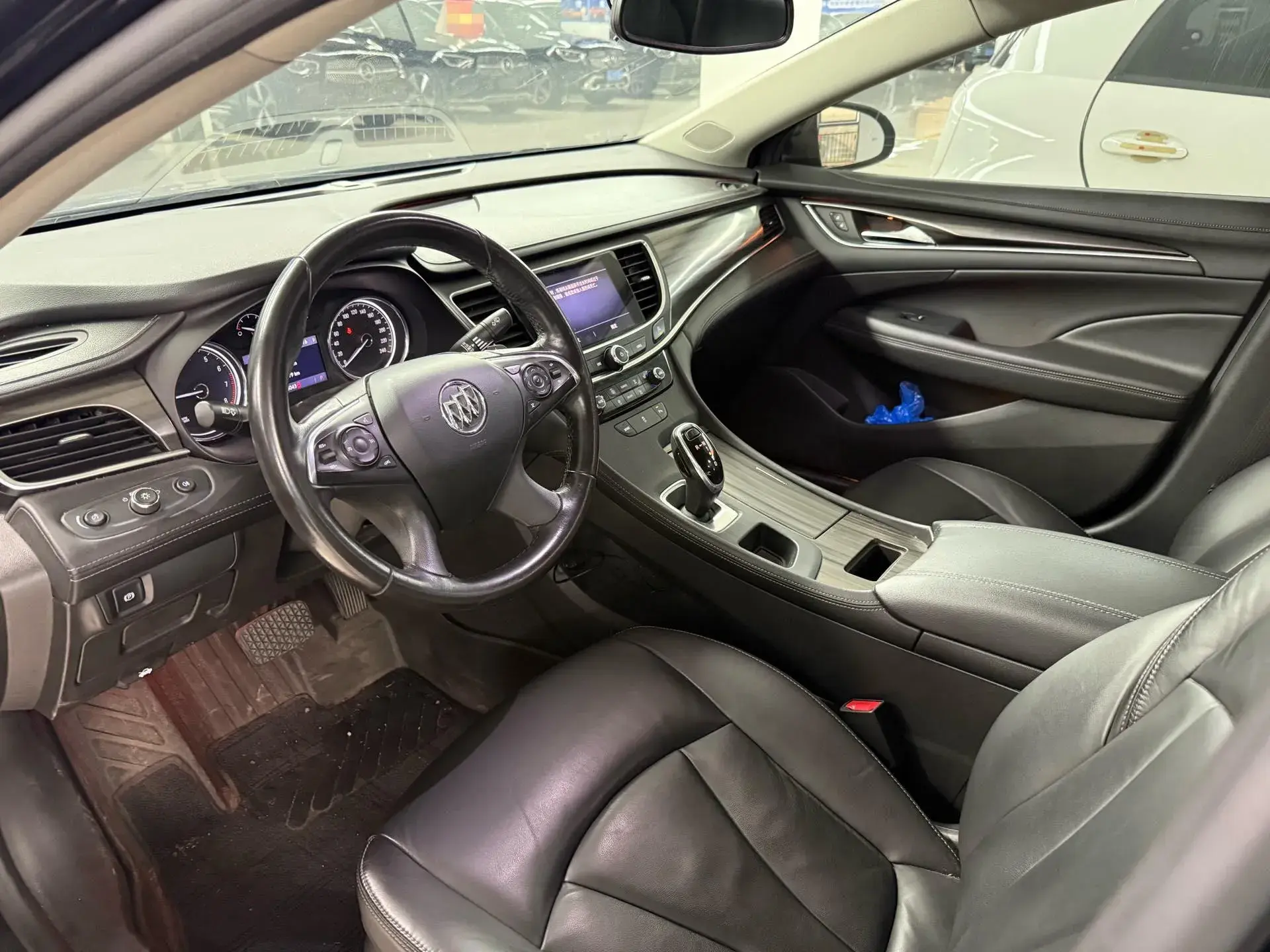 2020 BUICK LARCOSSE thumbnail 3