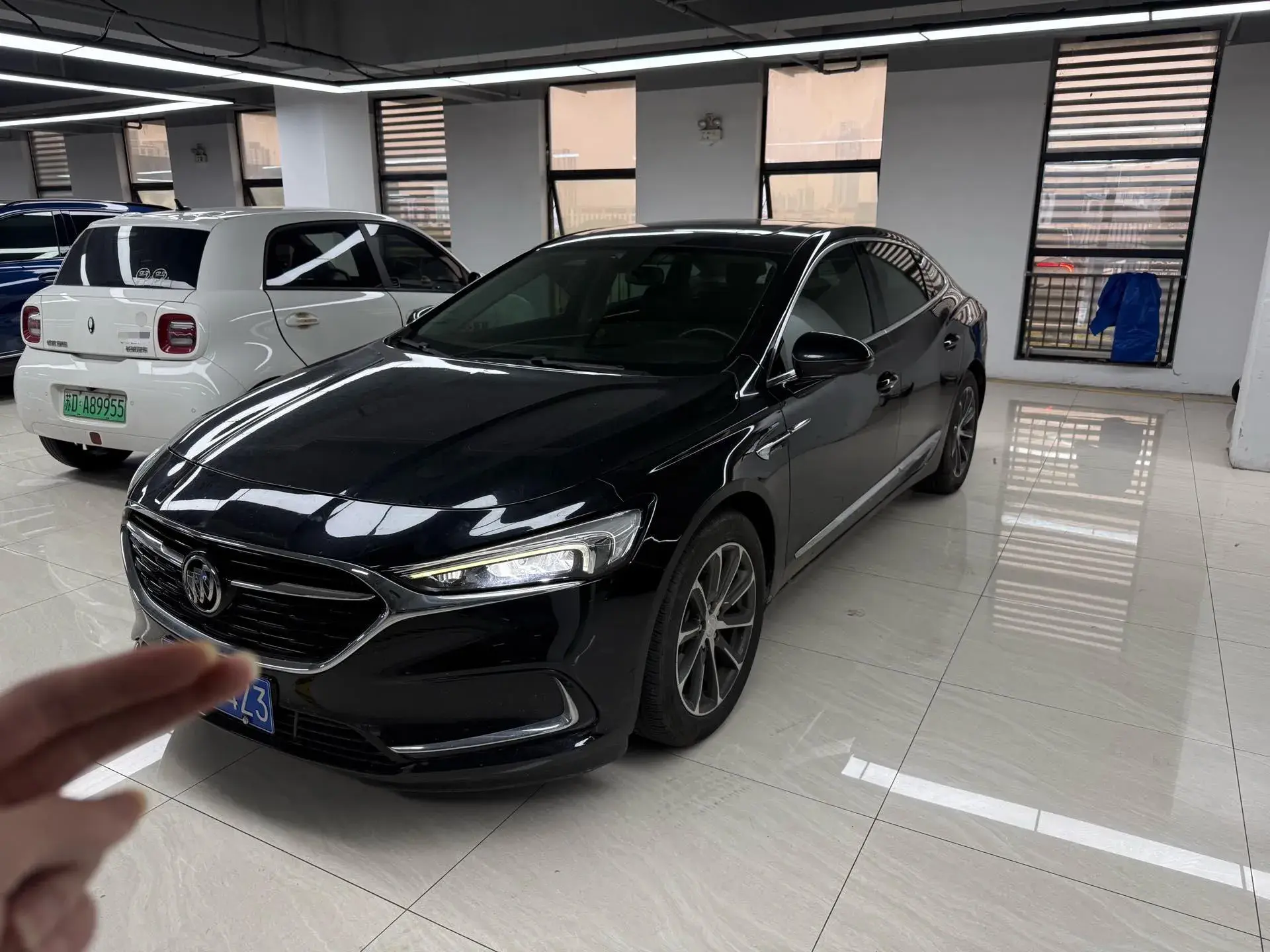 2020 BUICK LARCOSSE view 1