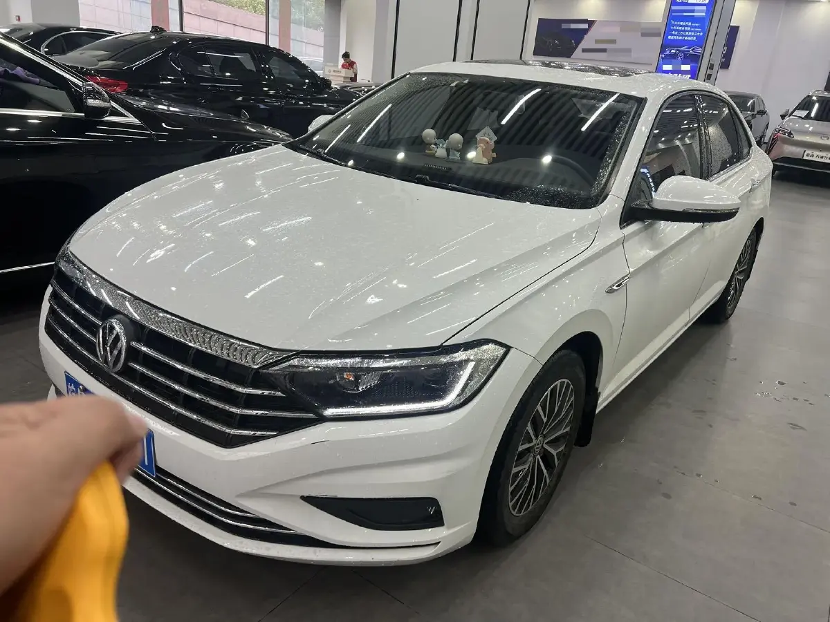 2020 Volkswagen Sagitar 1.4T 150HP L4 7DCT