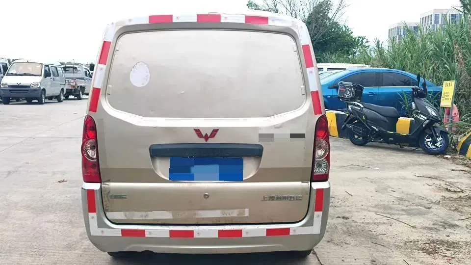 2017 WuLing RongGuang 1.2L 82HP L4 5MT,autocango,china used car exporter,china ev exporter,chinese used car exporter,chinese used ev exporter