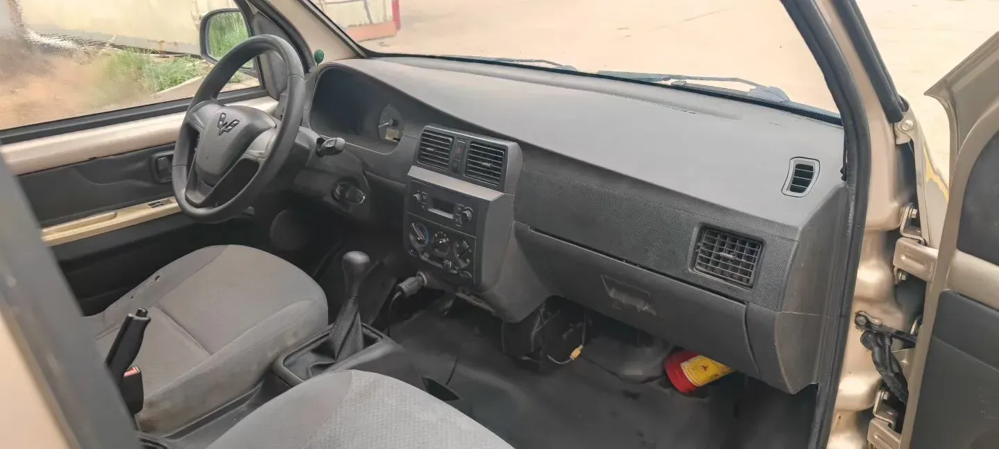 2017 WuLing RongGuang 1.2L 82HP L4 5MT,autocango,china used car exporter,china ev exporter,chinese used car exporter,chinese used ev exporter