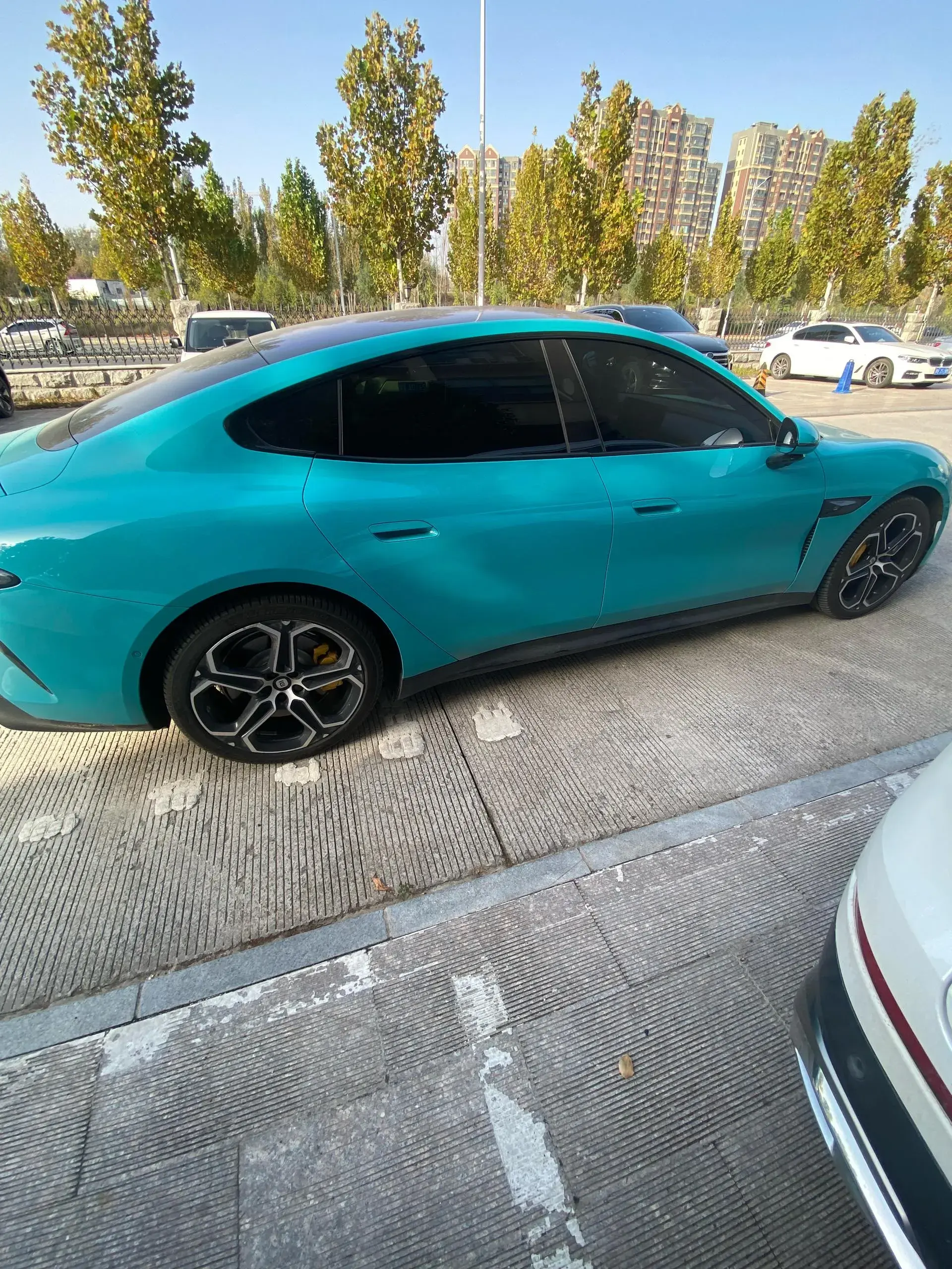 2024 MI SU7 thumbnail 4