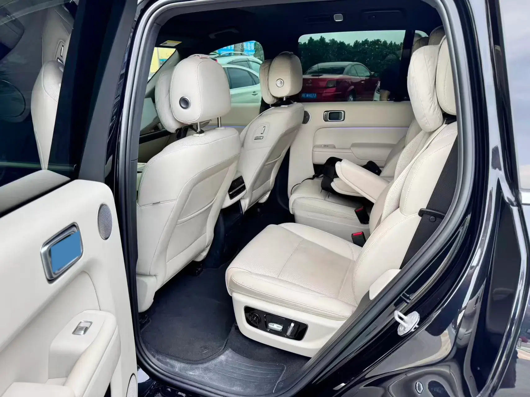 2023 LI L8 thumbnail 4