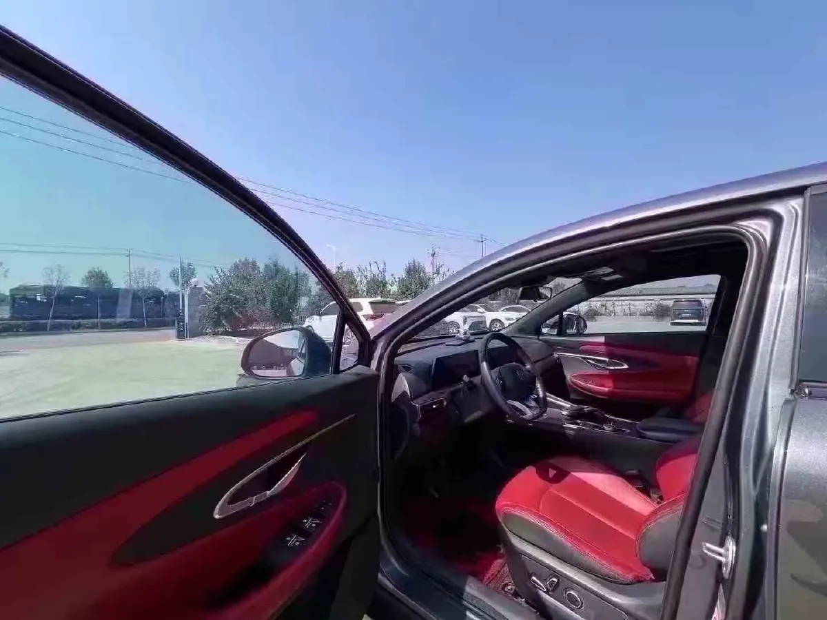 2021 ChangAn UNI-T 1.5T 180HP L4 7DCT,autocango,china used car exporter,china ev exporter,chinese used car exporter,chinese used ev exporter