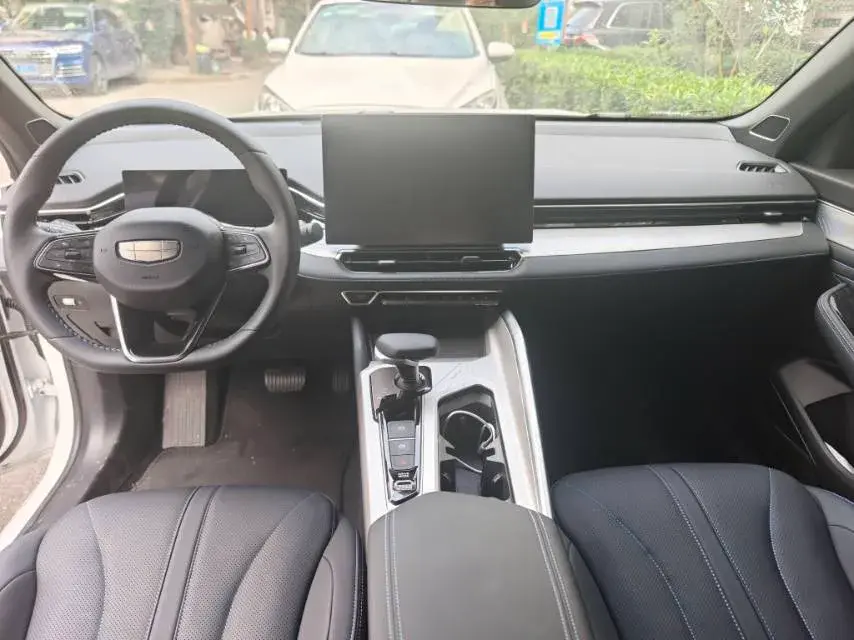 2025 GEELY PREFACE thumbnail 4