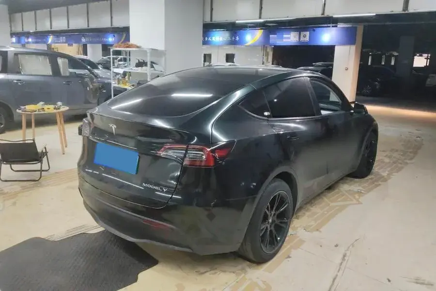 2021 TESLA MODEL thumbnail 2