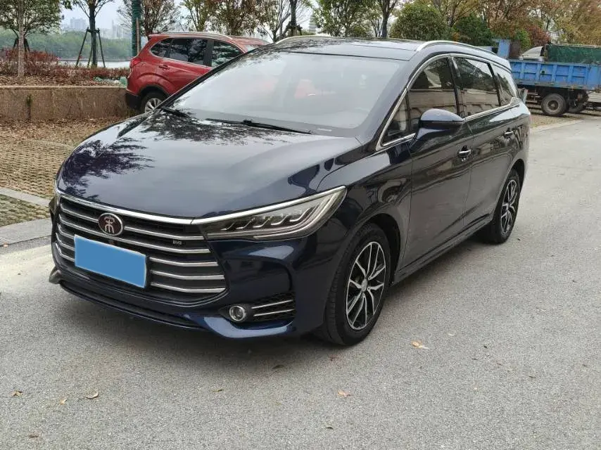 2018 BYD SONG view 1