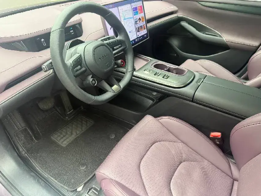 2024 MI SU7 thumbnail 3