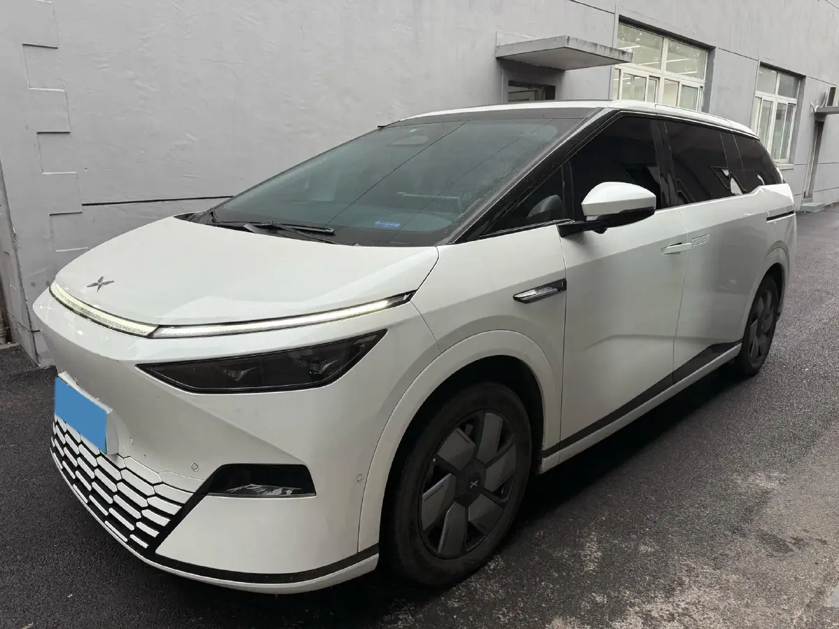 2024 Xpeng X9 BEV 84.5KWH