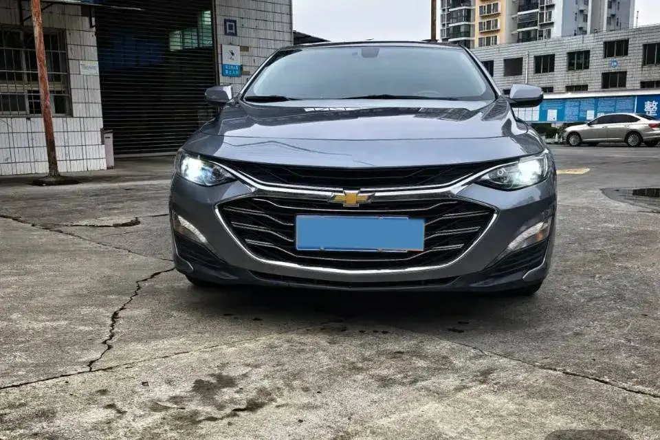 2022 CHEVROLET MALIBU thumbnail 2