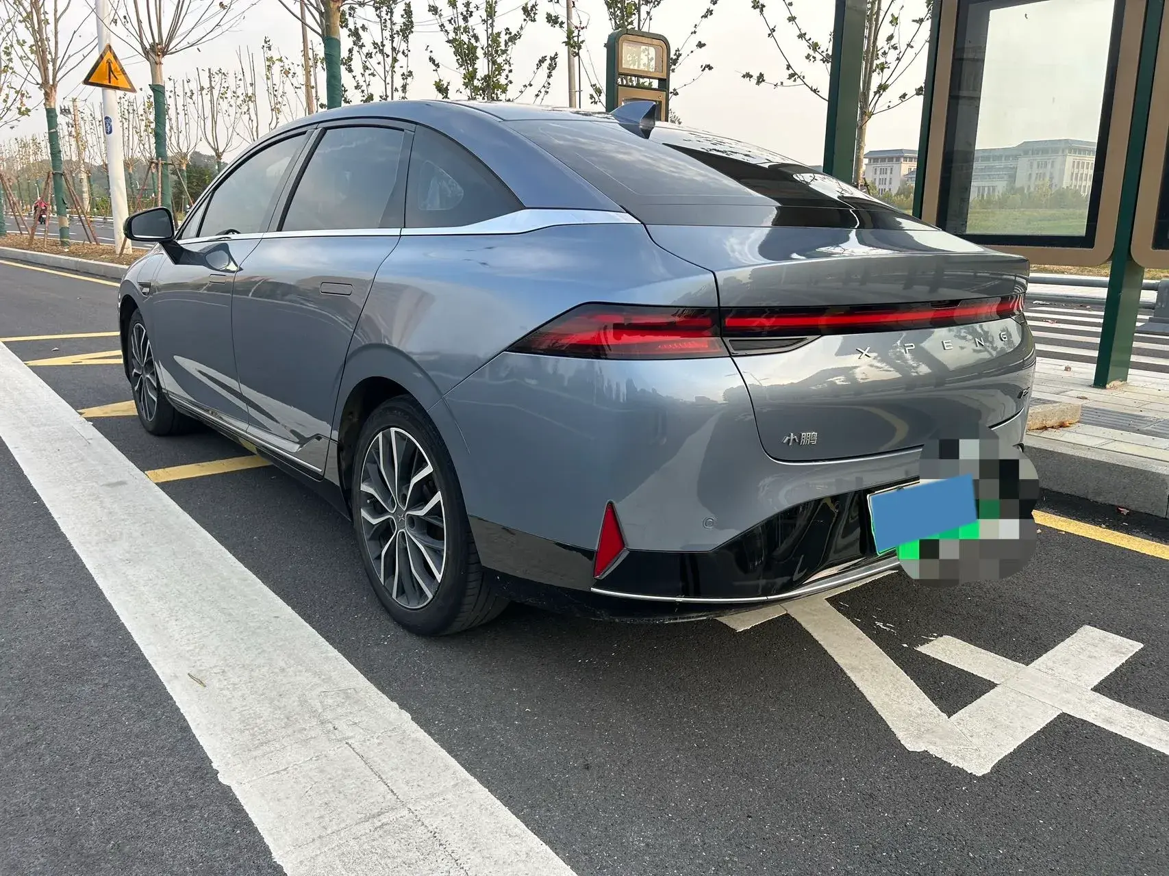 2022 XPENG P5 thumbnail 4