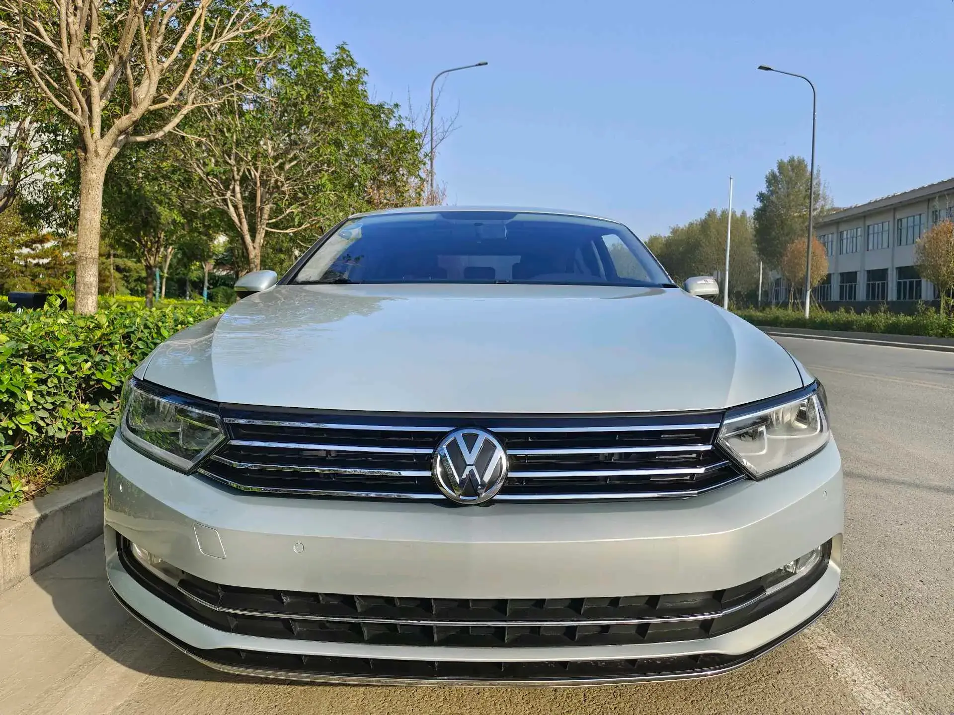 2018 VOLKSWAGEN MAGOTAN thumbnail 2