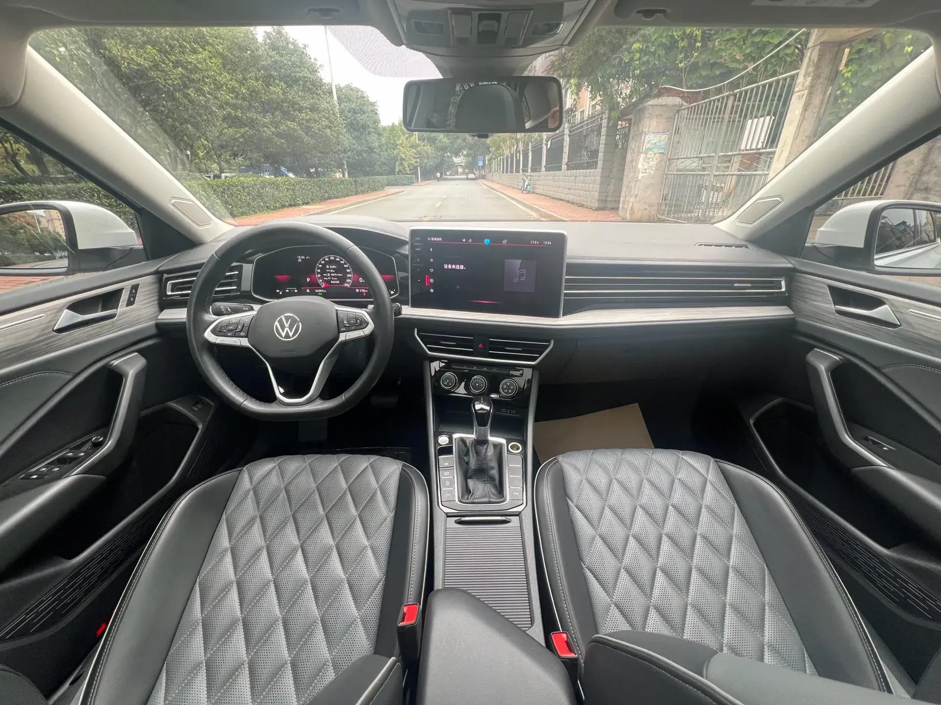 2023 VOLKSWAGEN SAGITAR thumbnail 4