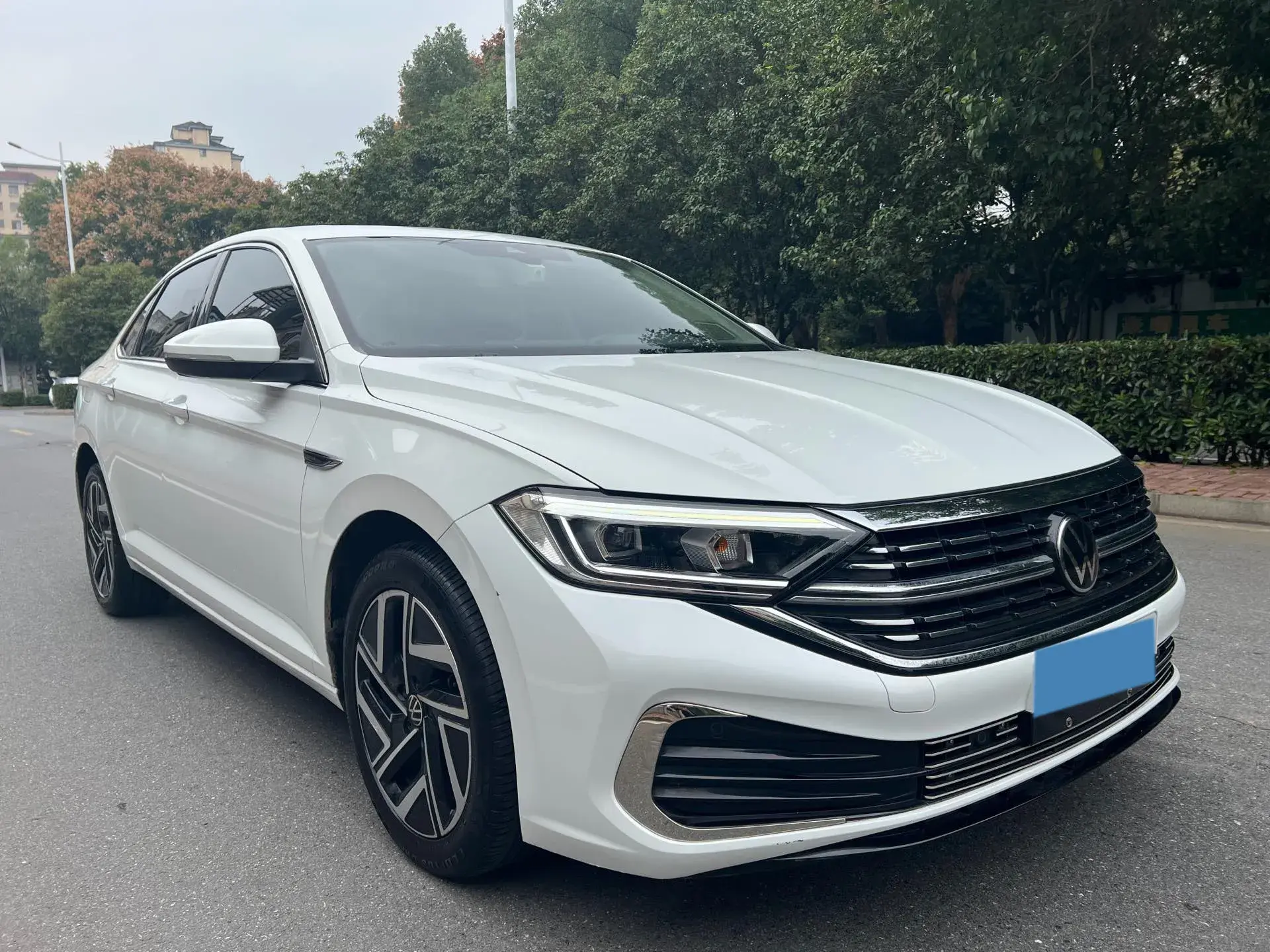 2023 VOLKSWAGEN SAGITAR thumbnail 2