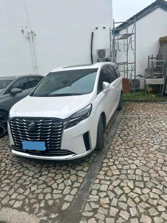 2023 Buick GL8 2.0T 237HP L4 9AT 2023 Buick GL8 2.0T 237HP L4 9AT