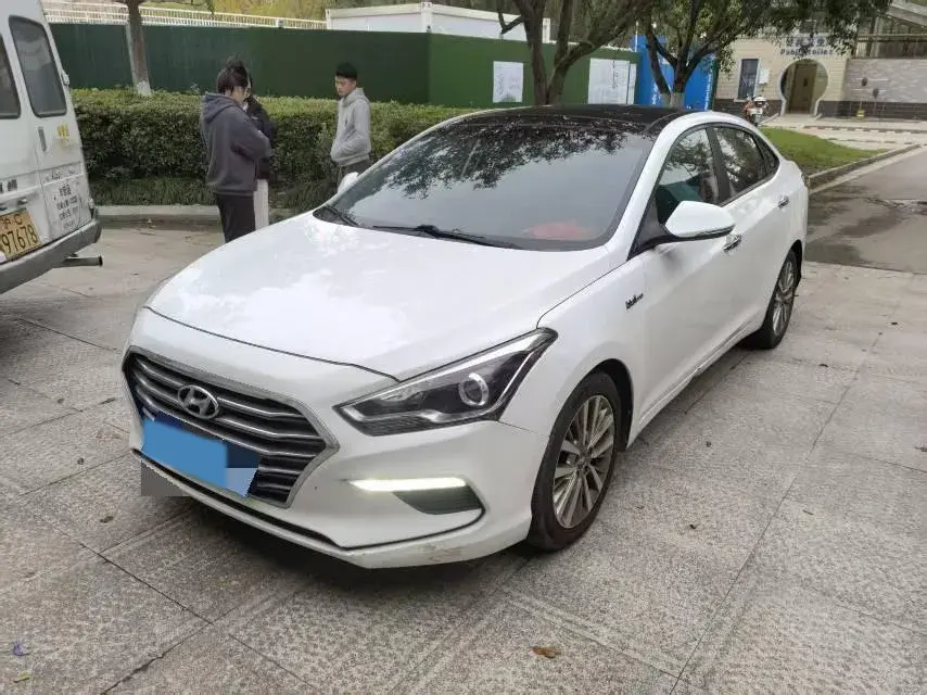 2017 HYUNDAI MISTRA view 1
