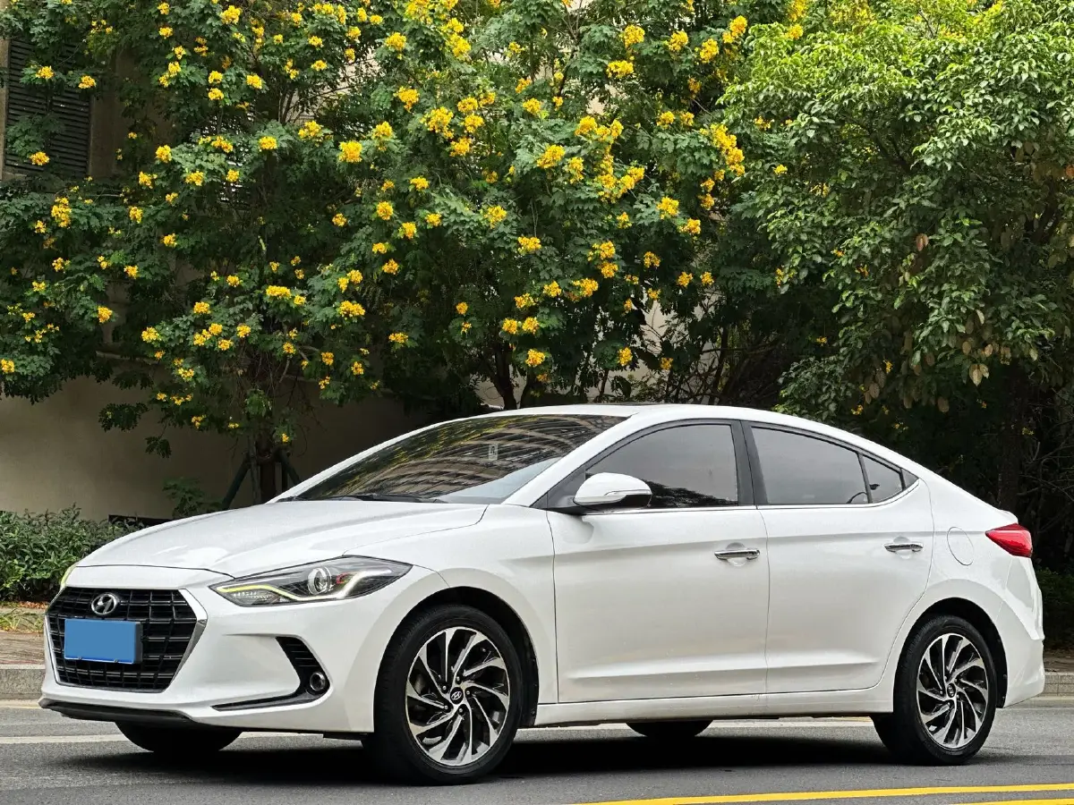2019 Hyundai Elantra 1.4T 130HP L4 7DCT