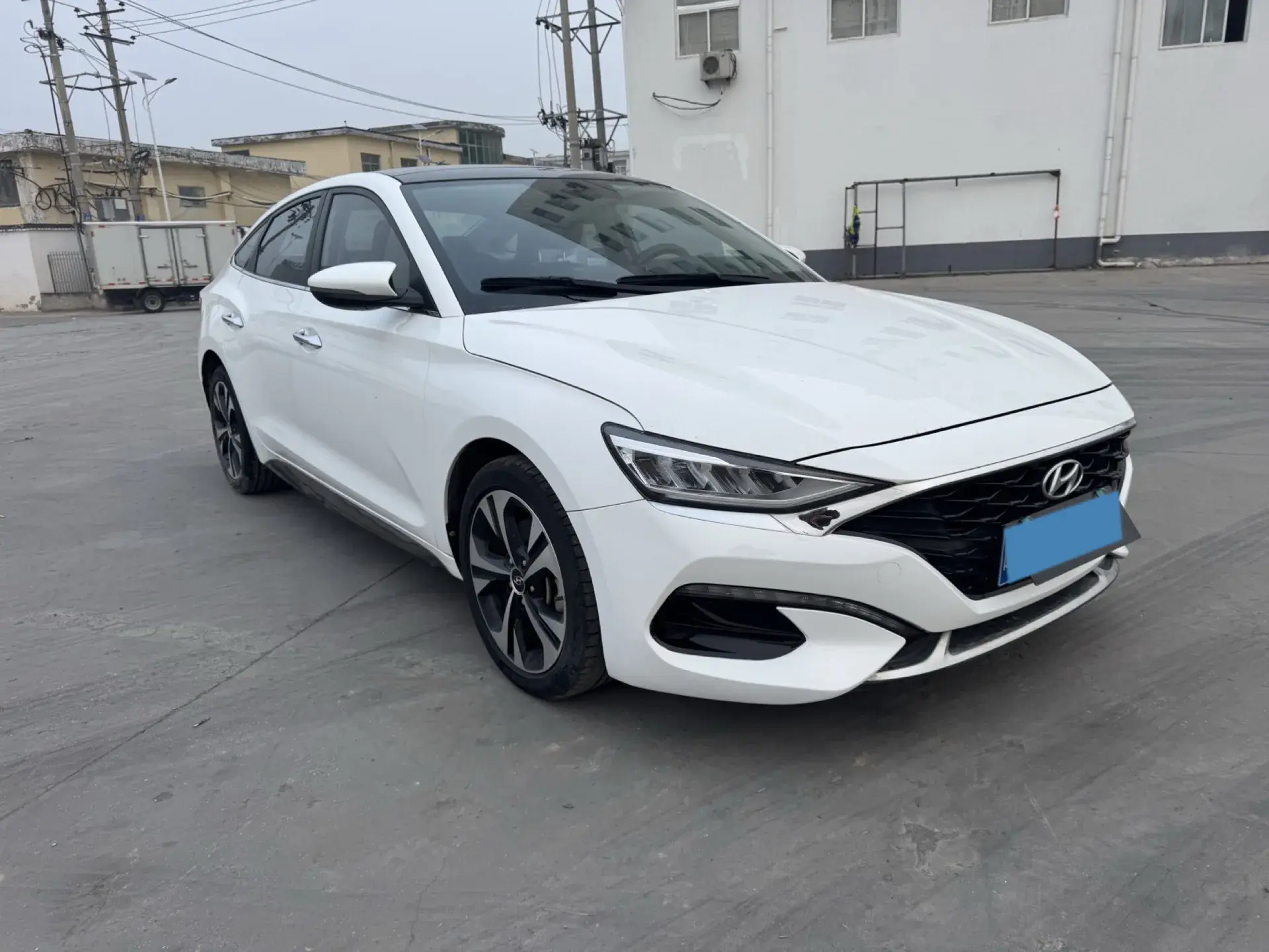 2021 HYUNDAI LA thumbnail 3