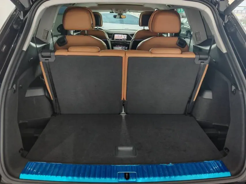 2024 Audi Q6 2.0T 265HP L4 7DCT,autocango,china used car exporter,china ev exporter,chinese used car exporter,chinese used ev exporter