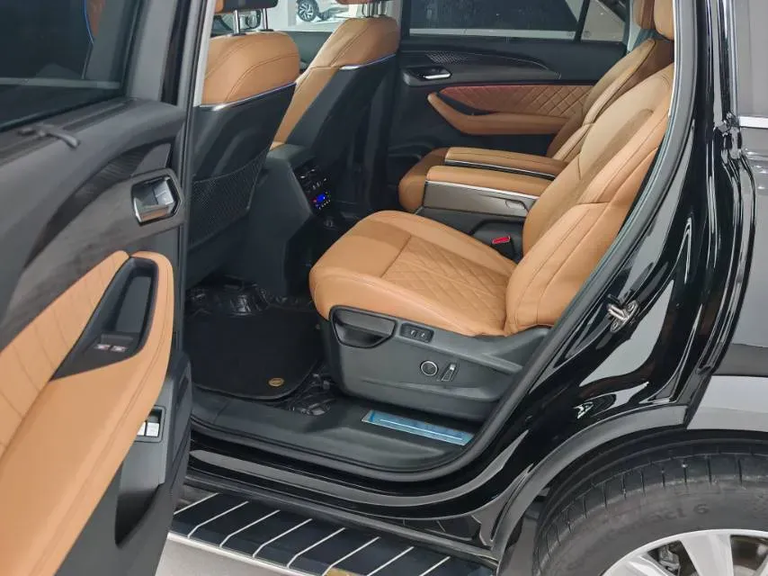 2024 Audi Q6 2.0T 265HP L4 7DCT,autocango,china used car exporter,china ev exporter,chinese used car exporter,chinese used ev exporter