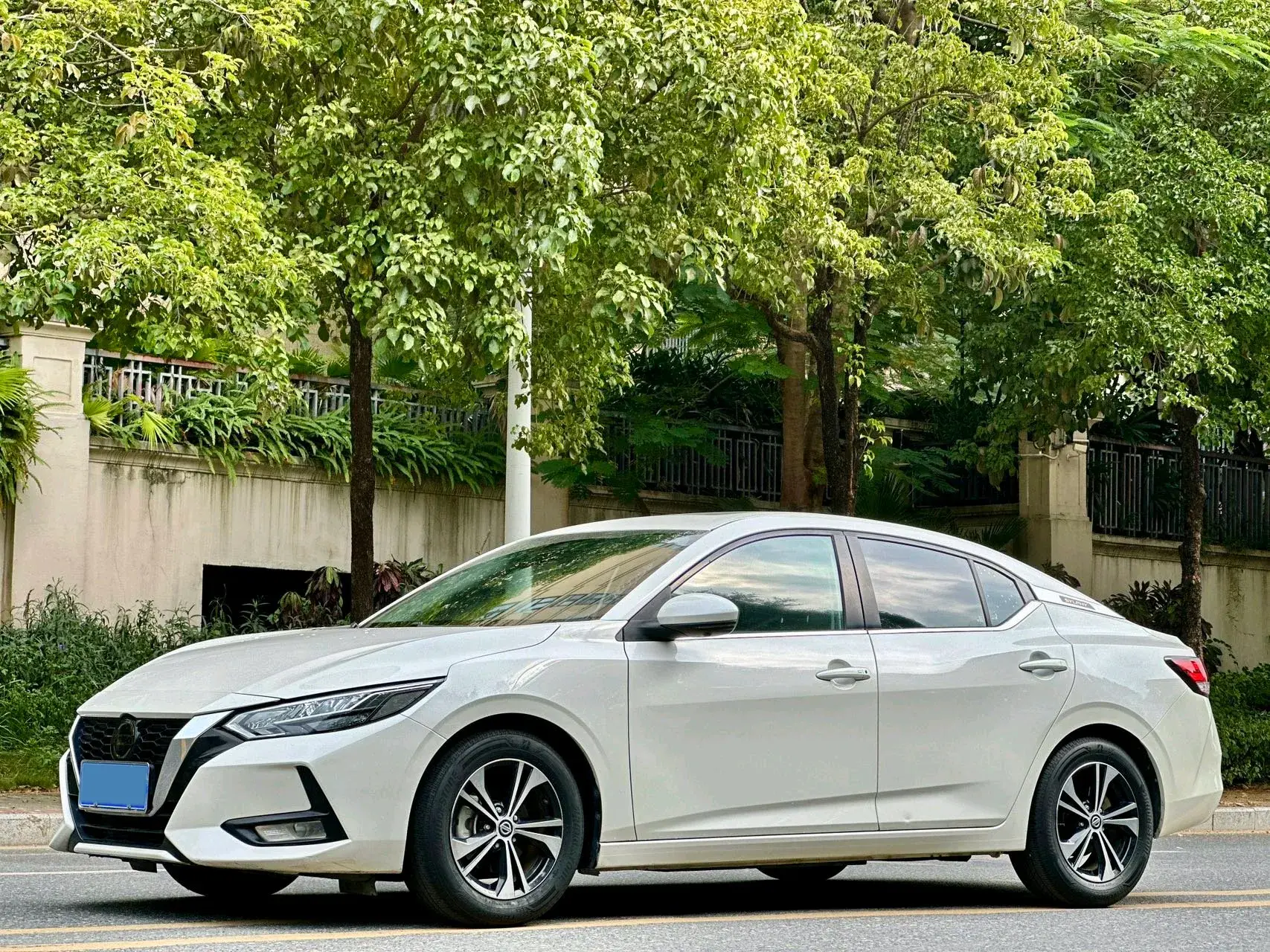 2020 NISSAN SYLPHY view 1