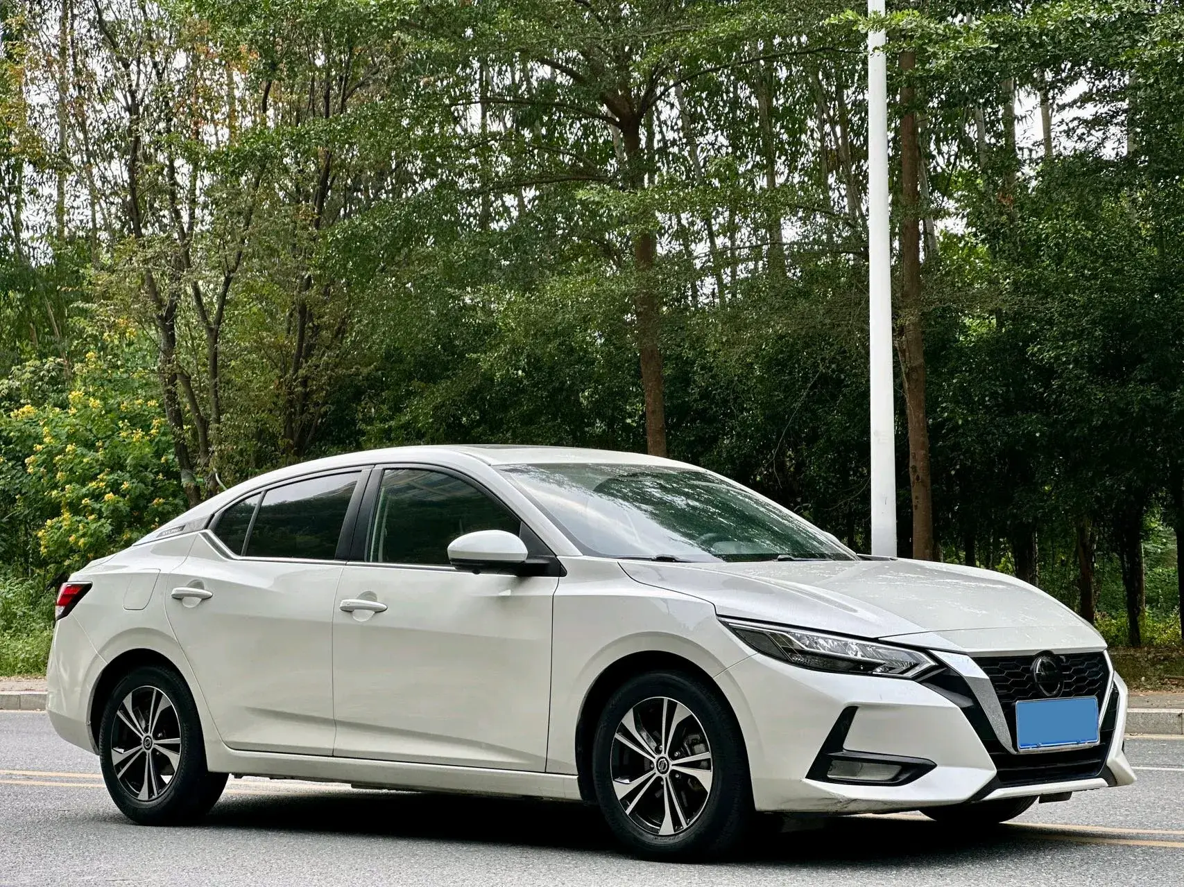 2020 NISSAN SYLPHY thumbnail 3