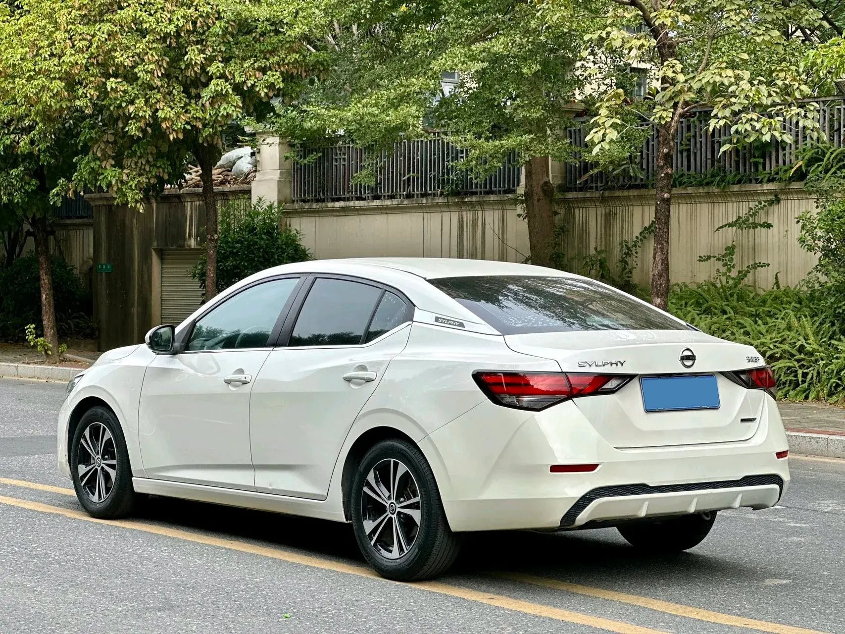 2020 NISSAN SYLPHY thumbnail 4
