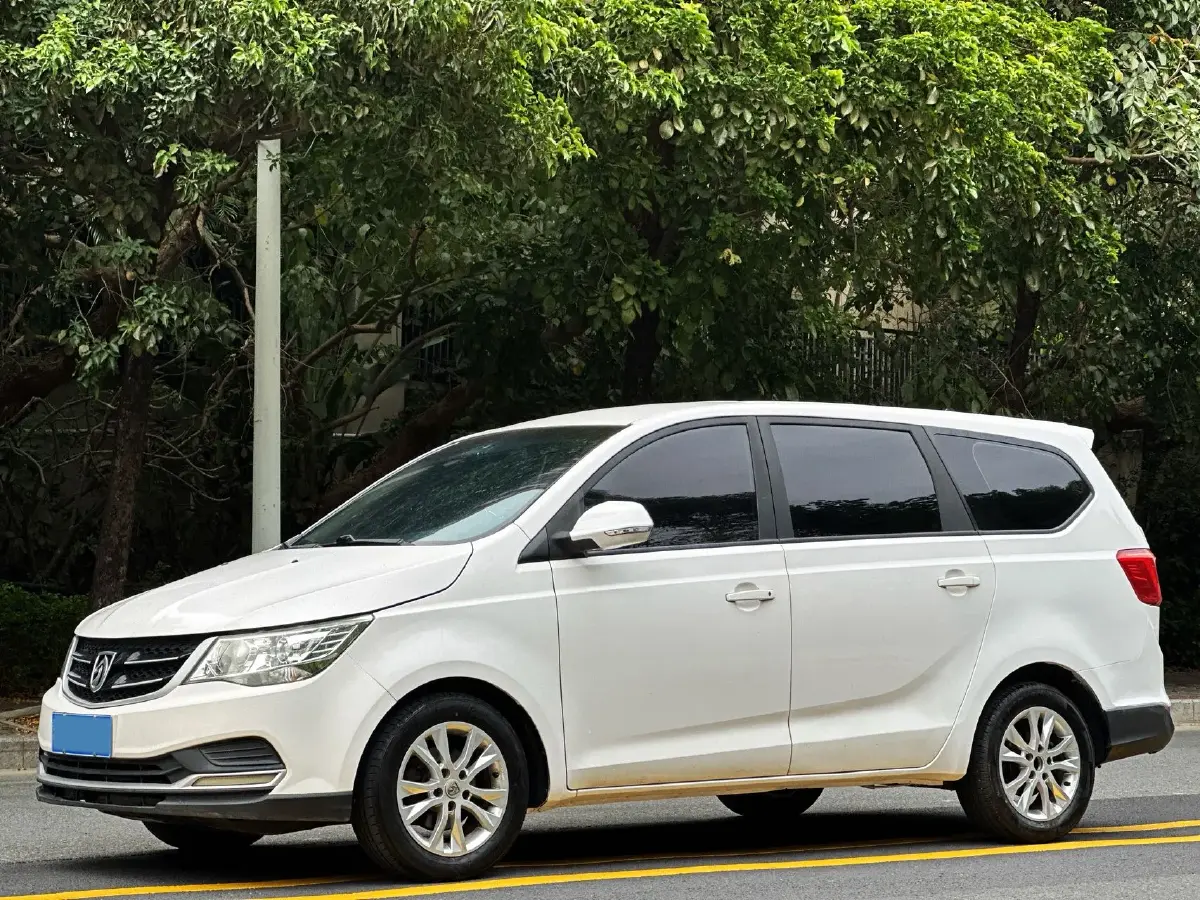 2016 BaoJun 730 1.5L 112HP L4 5MT